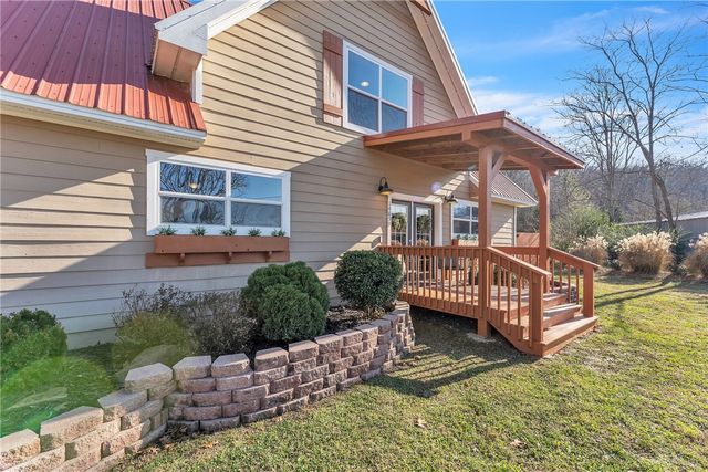 14859 E Black Oak Road, Fayetteville, AR 72701