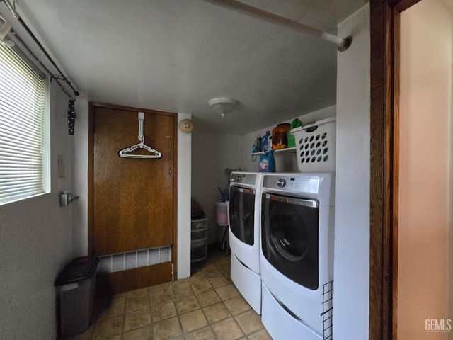 9517 Eucalyptus Drive, Bakersfield, CA 93306