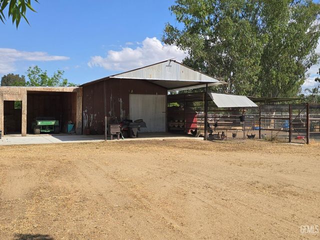 9517 Eucalyptus Drive, Bakersfield, CA 93306
