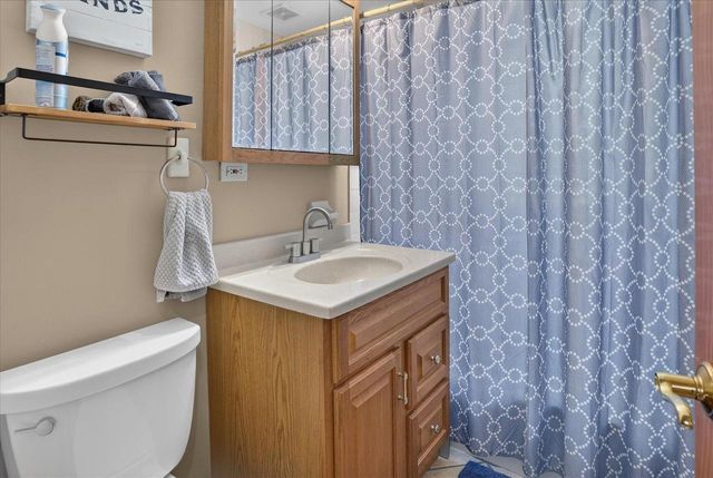 7714 14th AVENUE, Kenosha, WI 53143