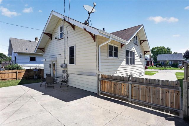 7714 14th AVENUE, Kenosha, WI 53143