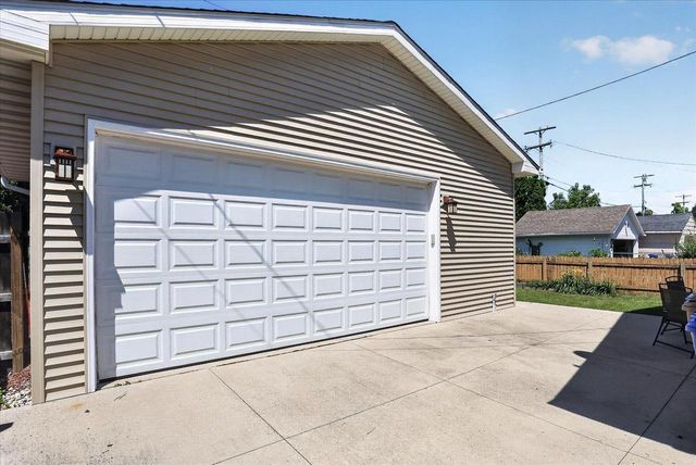 7714 14th AVENUE, Kenosha, WI 53143