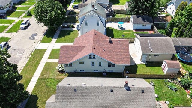 7714 14th AVENUE, Kenosha, WI 53143
