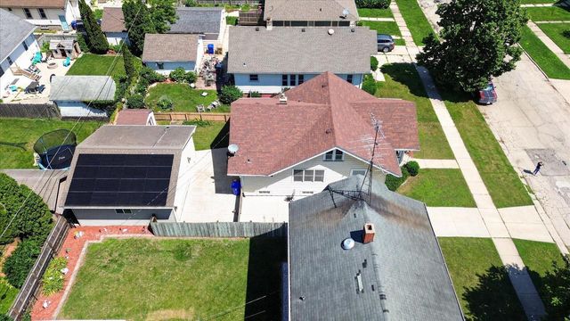7714 14th AVENUE, Kenosha, WI 53143