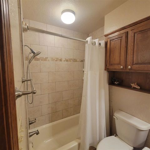 6805 NW Crestwood Dr, Lawton, OK 73505