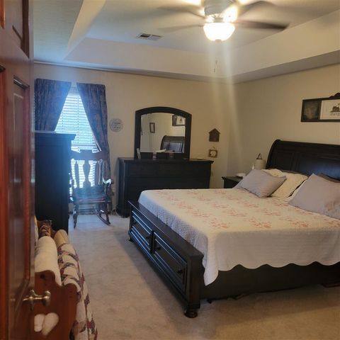 6805 NW Crestwood Dr, Lawton, OK 73505