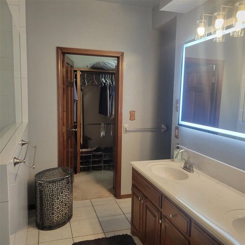 6805 NW Crestwood Dr, Lawton, OK 73505