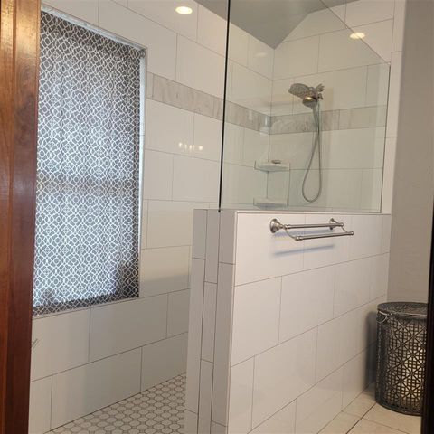 6805 NW Crestwood Dr, Lawton, OK 73505