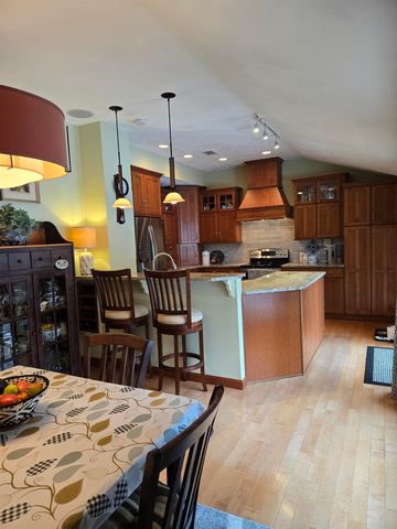 30 Maple Avenue, Hampstead, NH 03841