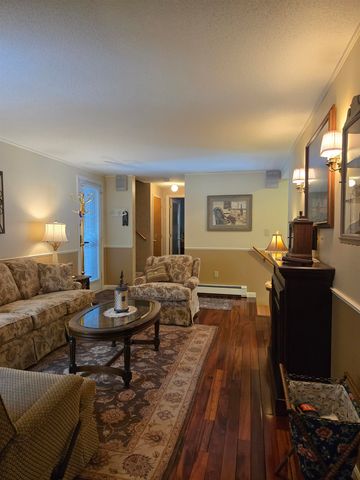 30 Maple Avenue, Hampstead, NH 03841