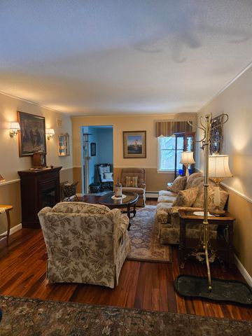 30 Maple Avenue, Hampstead, NH 03841