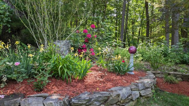 30 Maple Avenue, Hampstead, NH 03841