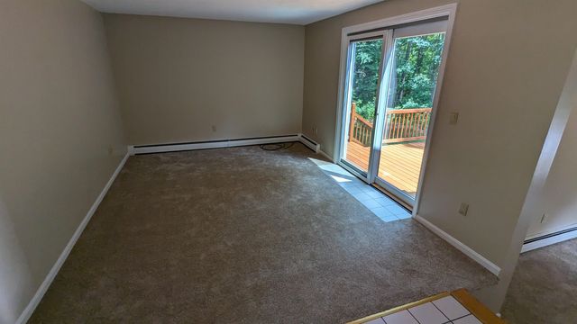 30 Maple Avenue, Hampstead, NH 03841