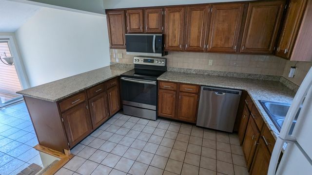 30 Maple Avenue, Hampstead, NH 03841