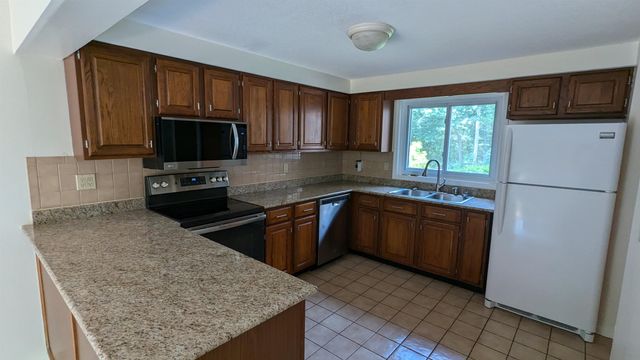 30 Maple Avenue, Hampstead, NH 03841
