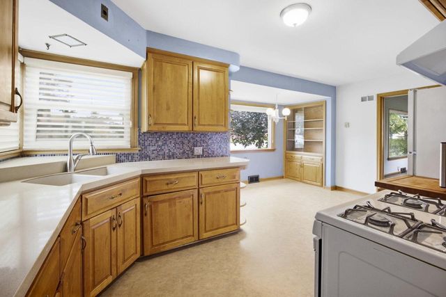 5544 N 26th STREET, Milwaukee, WI 53209