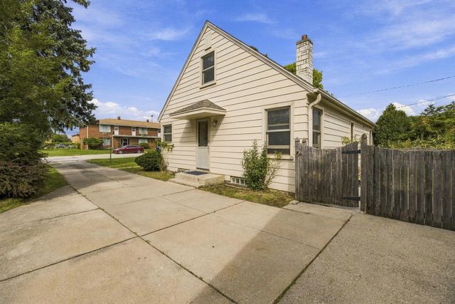 5544 N 26th STREET, Milwaukee, WI 53209