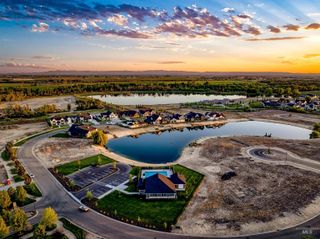 6371 Salmon Falls, Star, ID 83669