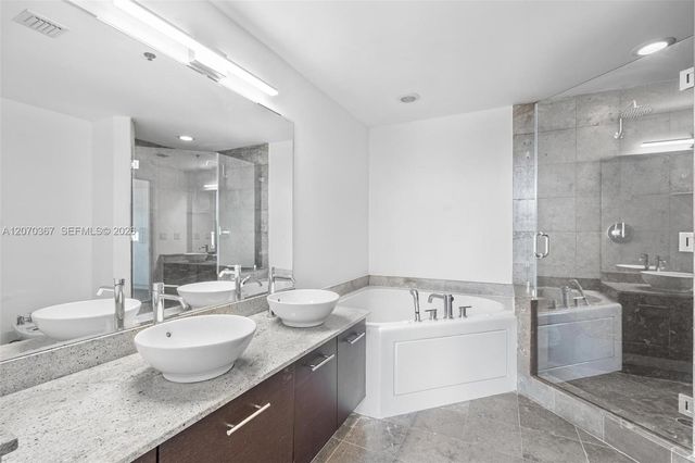 3029 NE 188th Street 818, Aventura, FL 33180