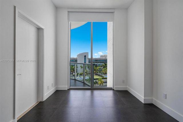 3029 NE 188th Street 818, Aventura, FL 33180