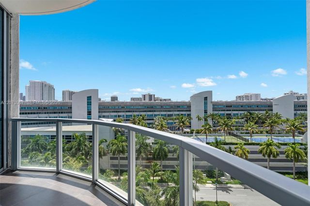 3029 NE 188th Street 818, Aventura, FL 33180