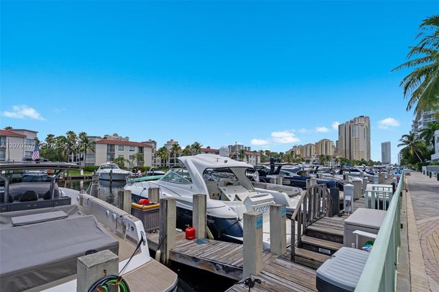 3029 NE 188th Street 818, Aventura, FL 33180