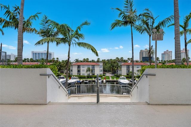3029 NE 188th Street 818, Aventura, FL 33180