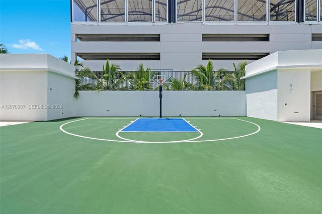 3029 NE 188th Street 818, Aventura, FL 33180