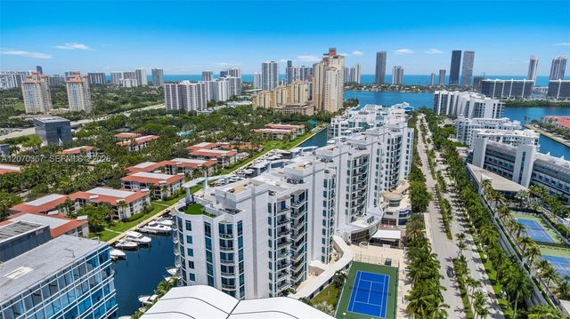 3029 NE 188th Street 818, Aventura, FL 33180