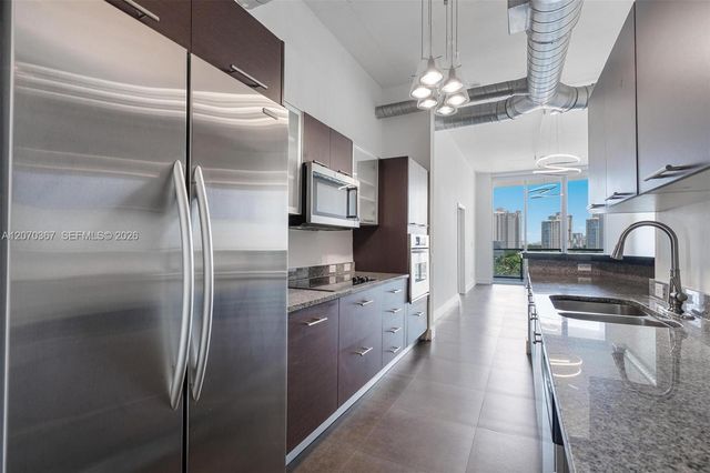 3029 NE 188th Street 818, Aventura, FL 33180