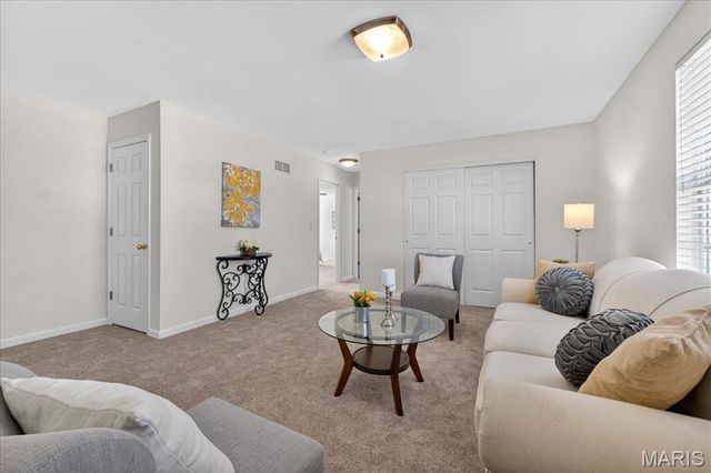 1072 Dardenne Woods Drive, Dardenne Prairie, MO 63368