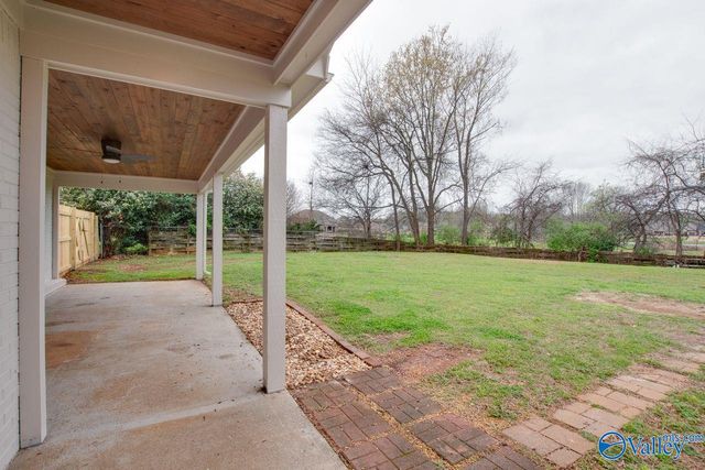 2042 Rosebury Lane SW, Huntsville, AL 35803
