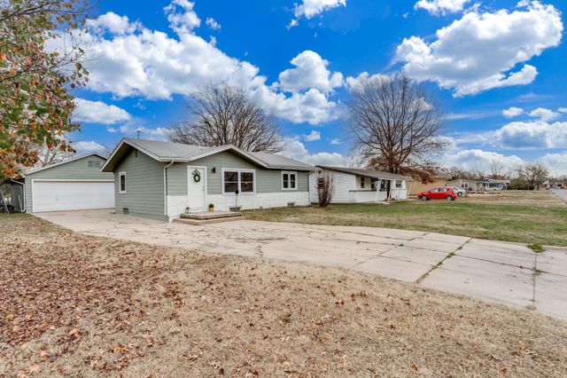 816 W Savannah St, Wichita, KS 67217
