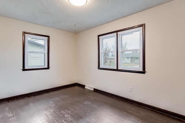 816 W Savannah St, Wichita, KS 67217