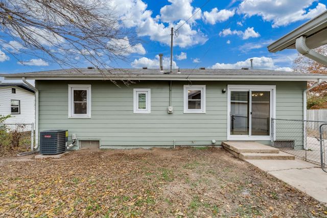 816 W Savannah St, Wichita, KS 67217