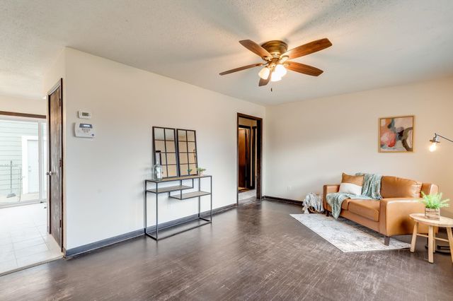 816 W Savannah St, Wichita, KS 67217