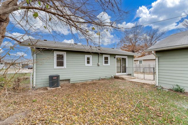 816 W Savannah St, Wichita, KS 67217