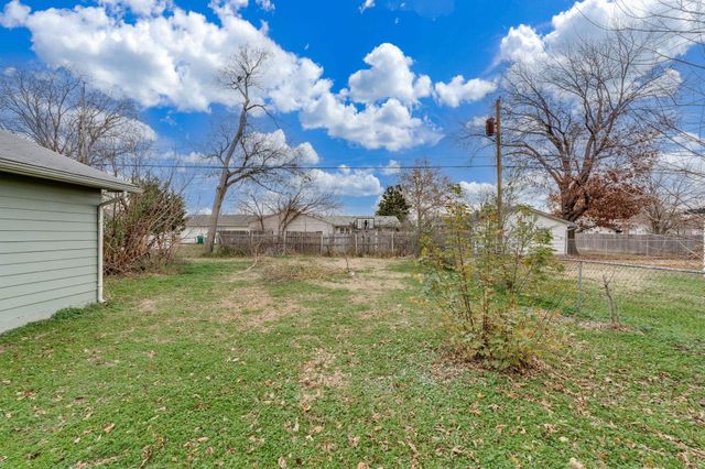 816 W Savannah St, Wichita, KS 67217