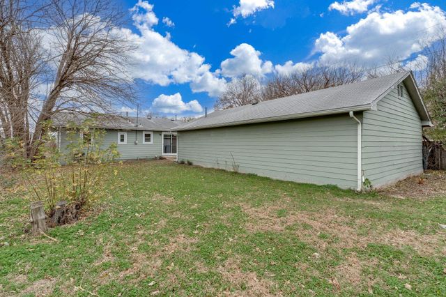 816 W Savannah St, Wichita, KS 67217