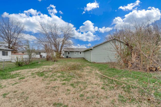 816 W Savannah St, Wichita, KS 67217