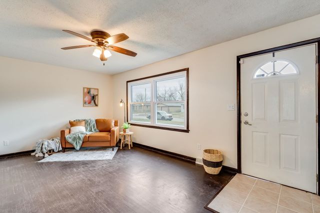 816 W Savannah St, Wichita, KS 67217