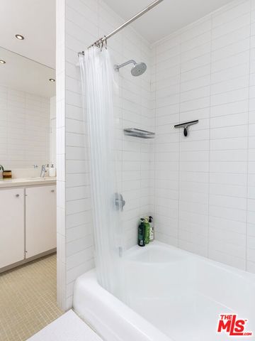 1710 Redcliff Street, Los Angeles, CA 90026