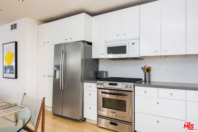 1710 Redcliff Street, Los Angeles, CA 90026