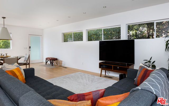 1710 Redcliff Street, Los Angeles, CA 90026