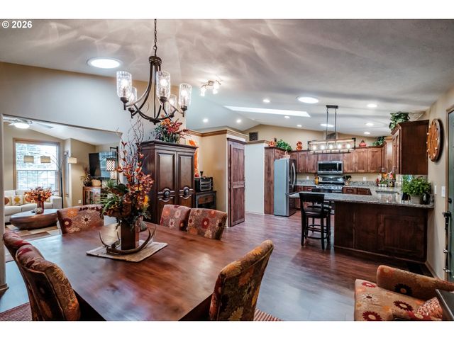 2120 WOODHAVEN Ct Nw, Salem, OR 97304