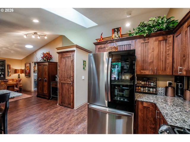 2120 WOODHAVEN Ct Nw, Salem, OR 97304