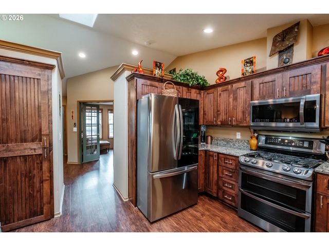 2120 WOODHAVEN Ct Nw, Salem, OR 97304