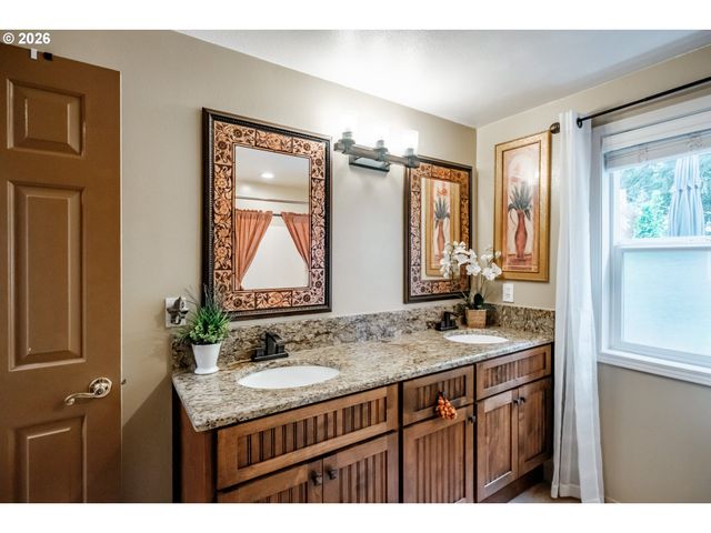 2120 WOODHAVEN Ct Nw, Salem, OR 97304
