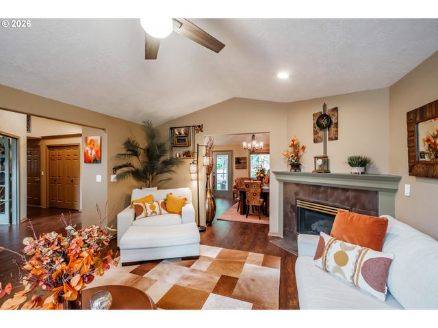 2120 WOODHAVEN Ct Nw, Salem, OR 97304