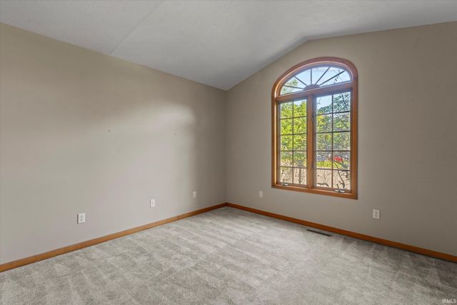 50715 Wimbledon Court, South Bend, IN 46637